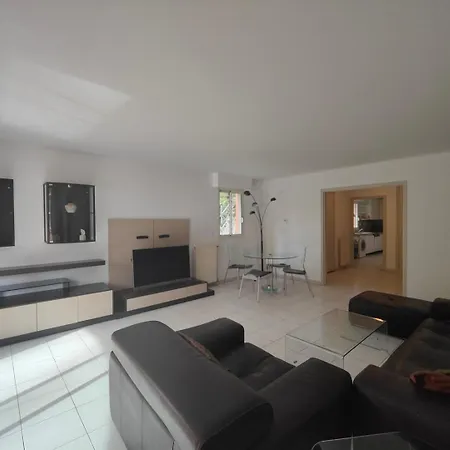 Superbe 4p In Rdj Avec Piscine - Parking Appartement